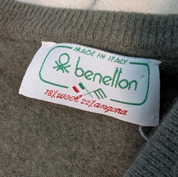 🌙 Benetton Olive Green Sleeveless Sweater Vest - Picture 4 of 8